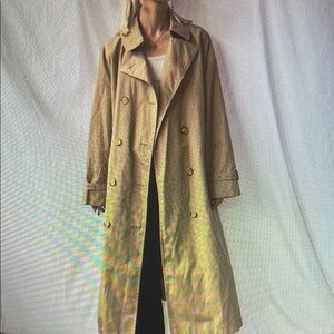 Classic Tan Double-Breasted Women's Trench Coat